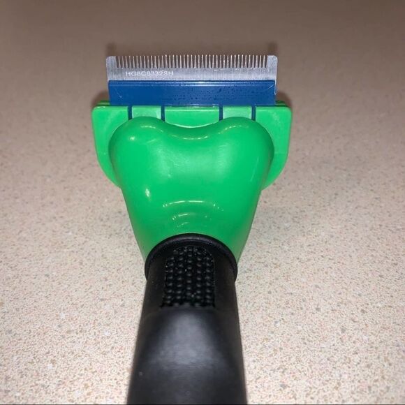Furminator for Dogs Short Hair DeShedding Tool - Picture 3 of 4